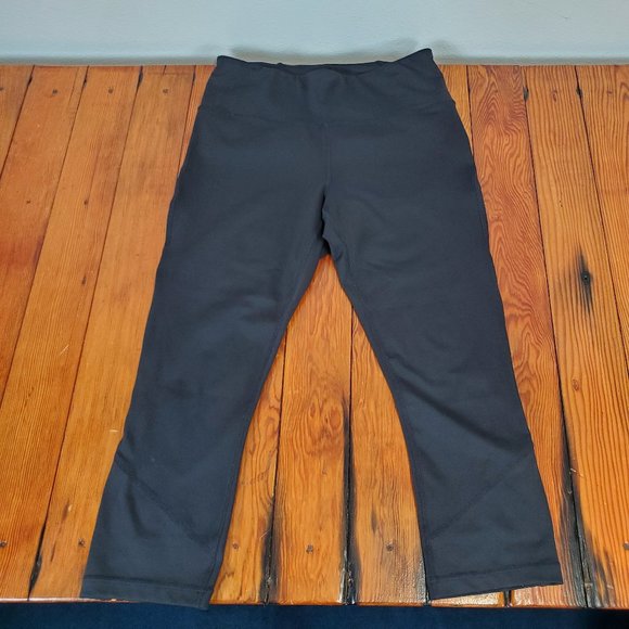 Kirkland Signature Cropped Leggings Size Medium - Picture 2 of 5